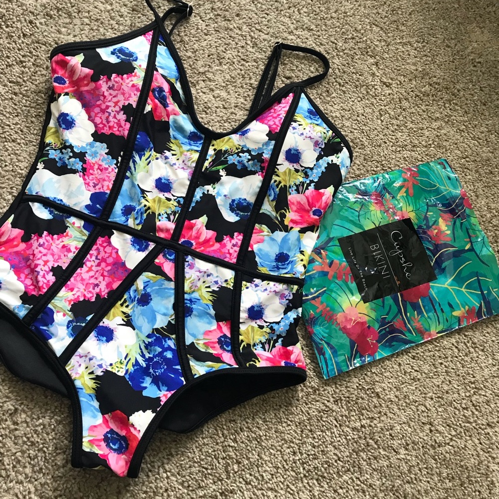 DONATING NEXT WEEK - Floral 1-piece swimsuit! - Picture 4 of 5